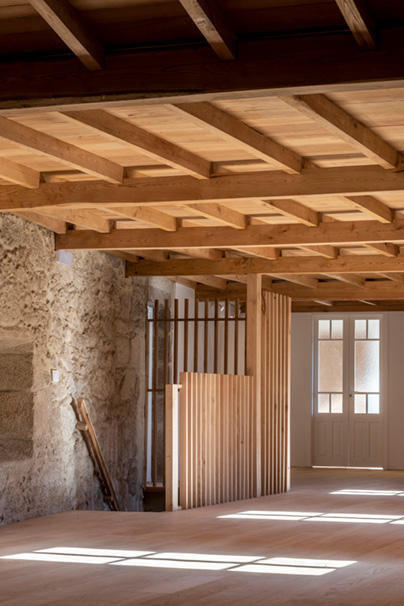 Rehabilitación del Claustro del Convento de Santo Antón de Herbón con madera de castaño